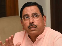&#39;PM मोदी की उम्मीद पर खरा उतरुंगा&#39;: शिक्षा मंत्रालय की कमान मिलने पर बोले जोशी; प्रधान की तारीफ में क्या कहा?